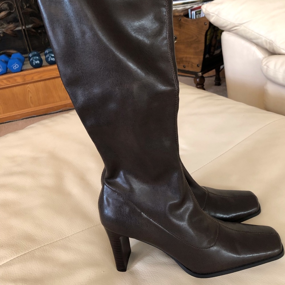 Croft & Borrow Brown Heeled Tall Boots